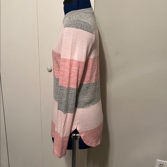 Banana Republic Luxespun Curved Hem T-shirt Gray & Pink Soft Lightweight Size S - Picture 3 of 10